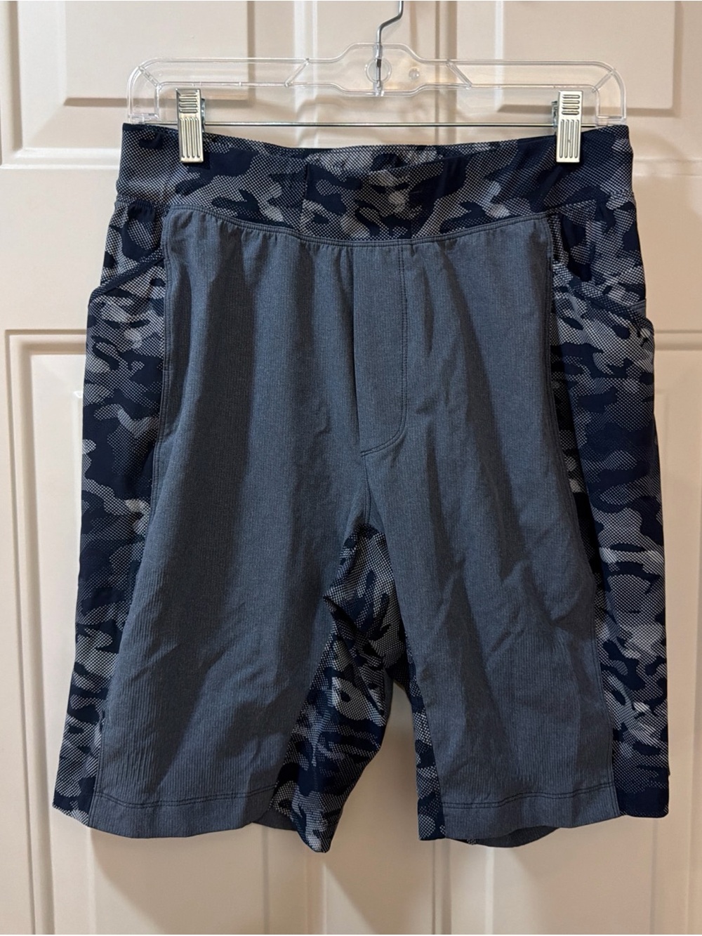 Lululemon Namaste At The Beach Short Mens Medium Deep Navy Large Pebble Camo